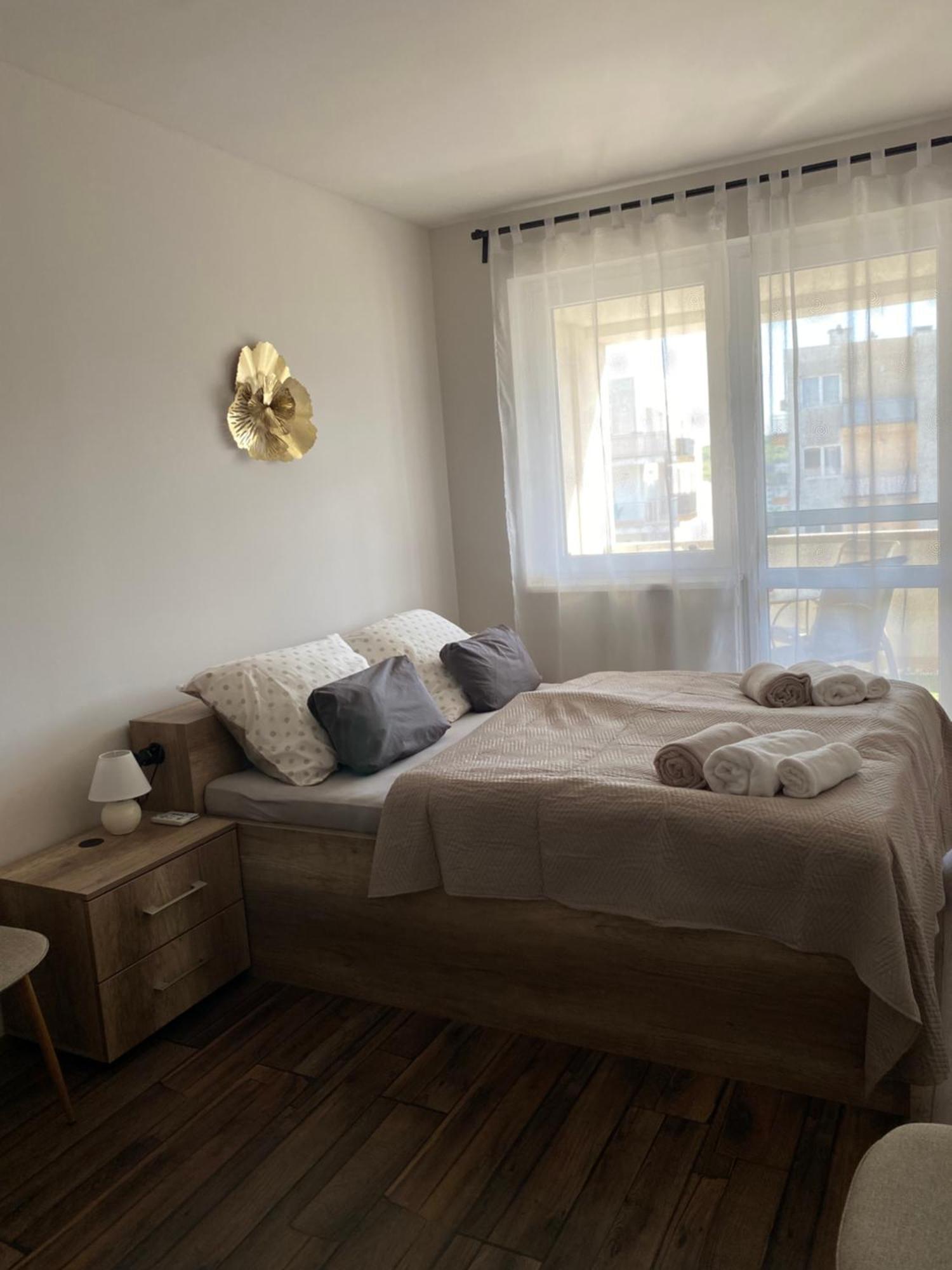 Montana Apartman Мішкольц Екстер'єр фото