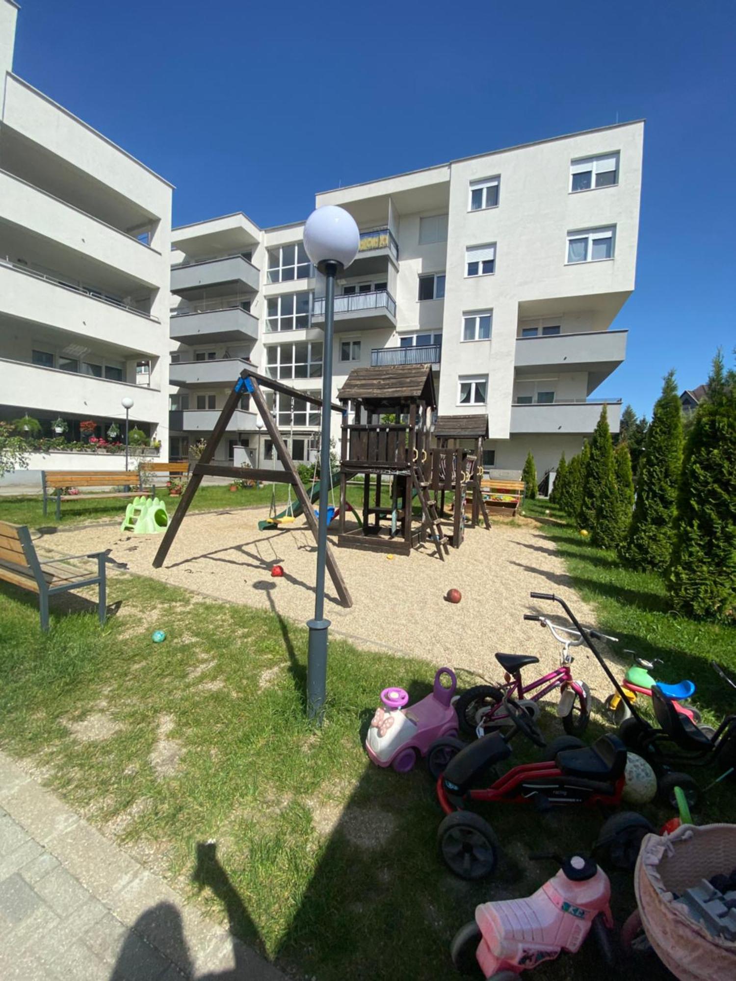 Montana Apartman Мішкольц Екстер'єр фото